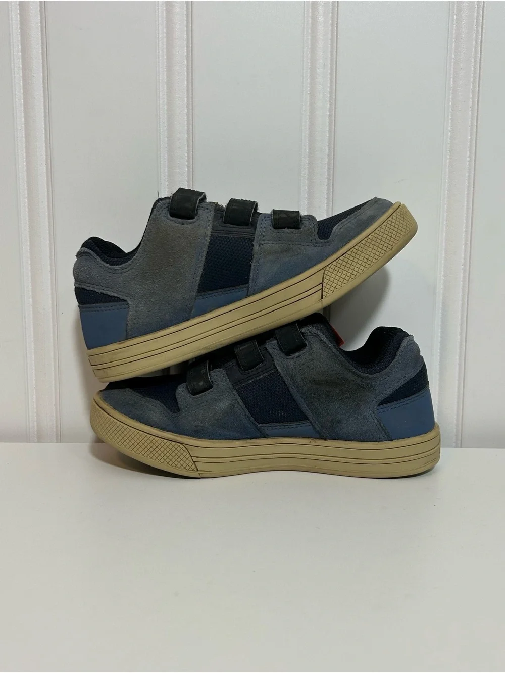 adidas five ten free rider Kids Navy and Orange Velcro Sneakers
